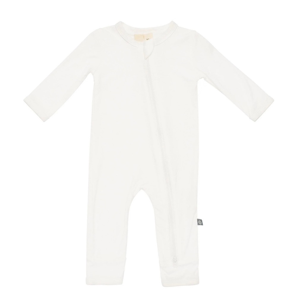 Kyte Baby Zippered Romper in Cloud Newborn with matching hat
